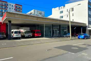 Inner City Workshop / Trade Retail