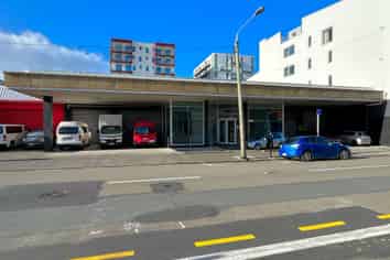 Inner City Workshop / Trade Retail