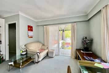 2/277 Manukau Road, Epsom