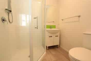 C/4/28 Hunter Street, Hamilton Lake