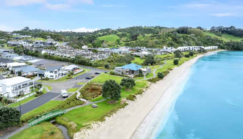 70 Kokihi Lane, Snells Beach