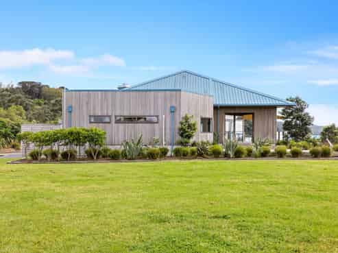 Rare commercial waterfront opportunity