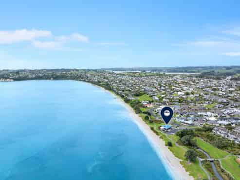 A rare find -  commercial on the waterfront