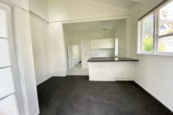 13 Captain Scott Road, Glen Eden