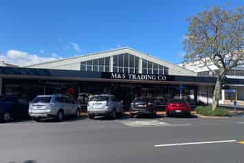 Expansive Owner Occupier Showroom/Warehouse