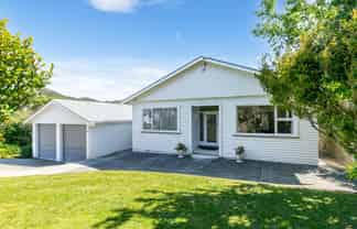 55 Crofton Road, Ngaio