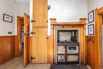 112 Great North Road, Otamatea