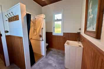 112 Great North Road, Otamatea