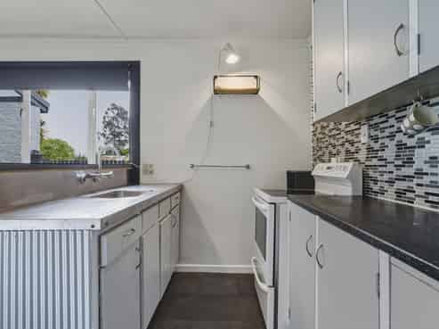 8 Helensbrook Road, Milton