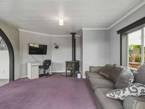 8 Helensbrook Road, Milton