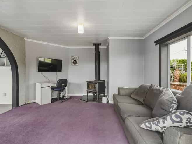 8 Helensbrook Road, Milton