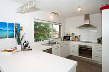 2/104 East Coast Road, Forrest Hill