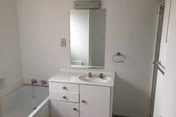 2/104 East Coast Road, Forrest Hill