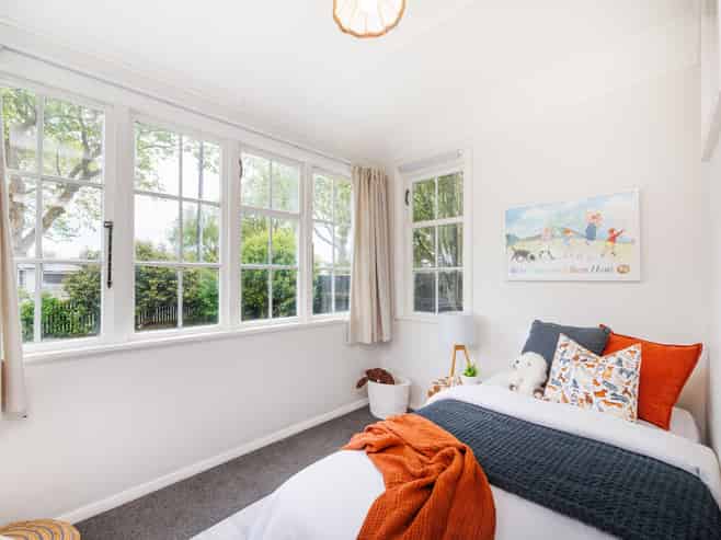 654 Featherston Street, Roslyn