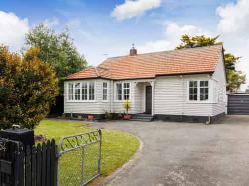 654 Featherston Street, Roslyn