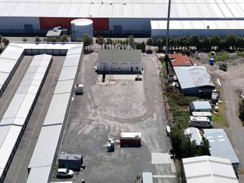 Workshop + yard + location = Ideal!