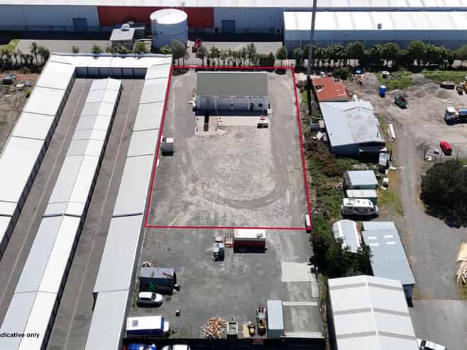 Workshop + yard + location = Ideal!