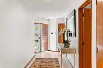 8 Swanleigh Place, Ilam