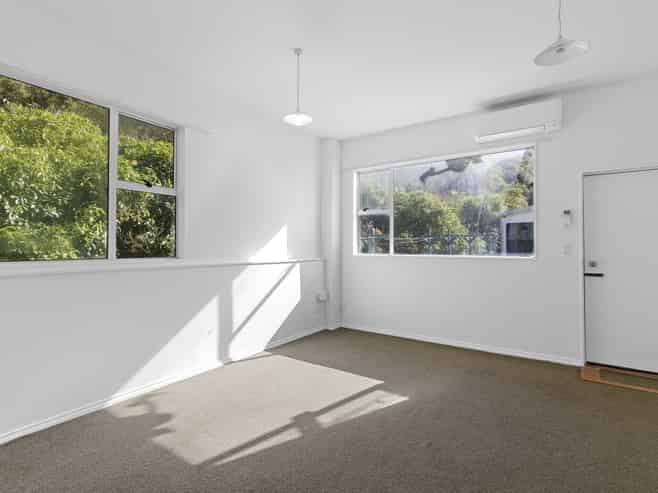 303/d Happy Valley Road, Owhiro Bay