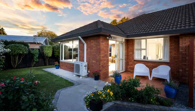 2/3 Cottesmore Close, Burnside