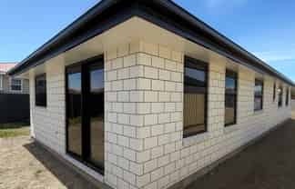 55 Beach Road, Hampstead