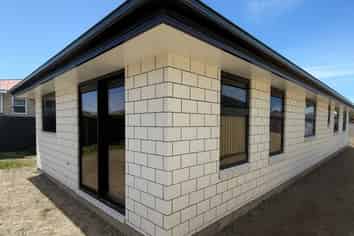 55 Beach Road, Hampstead