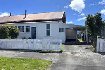 100A Broadway, Carterton