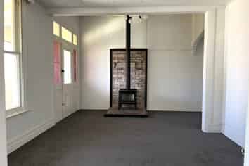 100A Broadway, Carterton