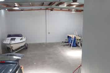 Mid-Size Unit in Greerton