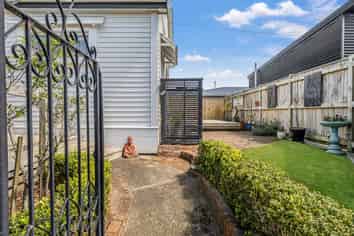 2C St Leonard Street, Saint Johns Hill