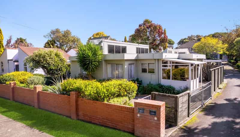 15A Brassey Road, Saint Johns Hill