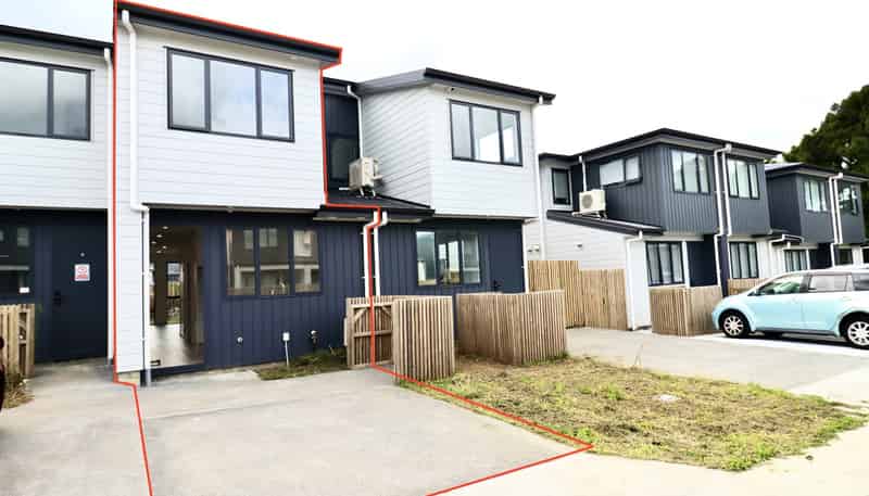 8 Serpent road , Flat Bush