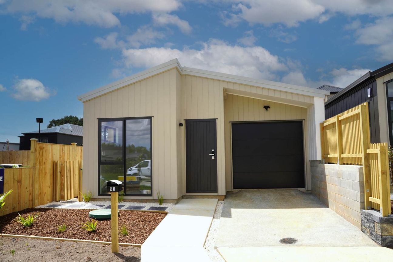Urgent sale, stand alone home in Pukekohe - Aanzicht 2