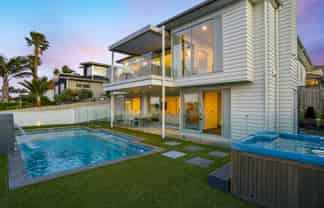 15 Beechwood Road, Rothesay Bay