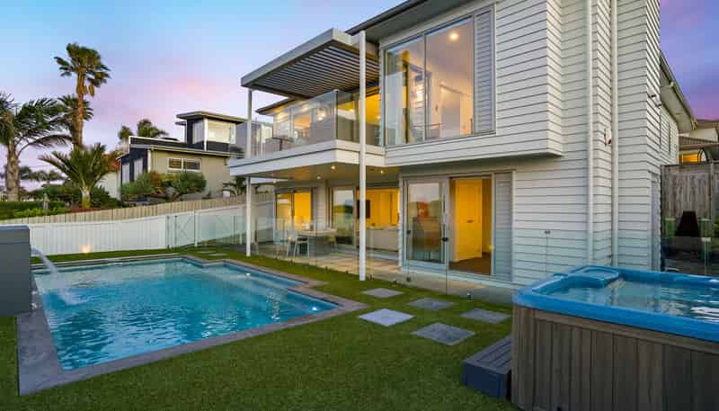 15 Beechwood Road, Rothesay Bay