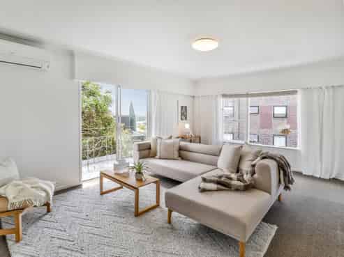 4/49 Western Springs Road, Morningside