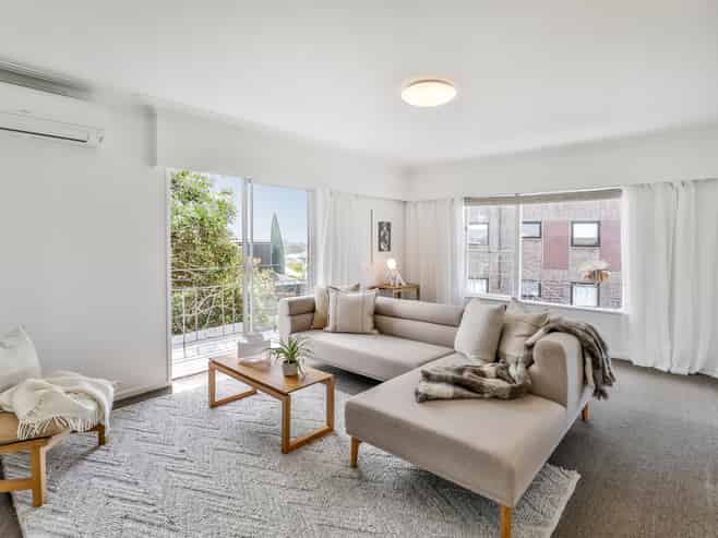 4/49 Western Springs Road, Morningside