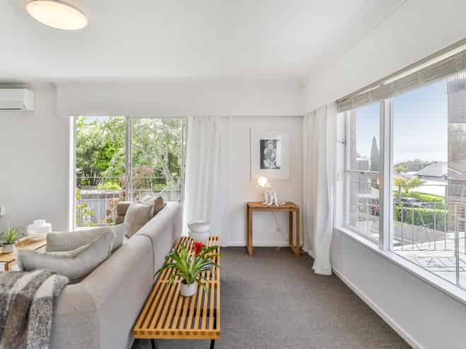 4/49 Western Springs Road, Morningside