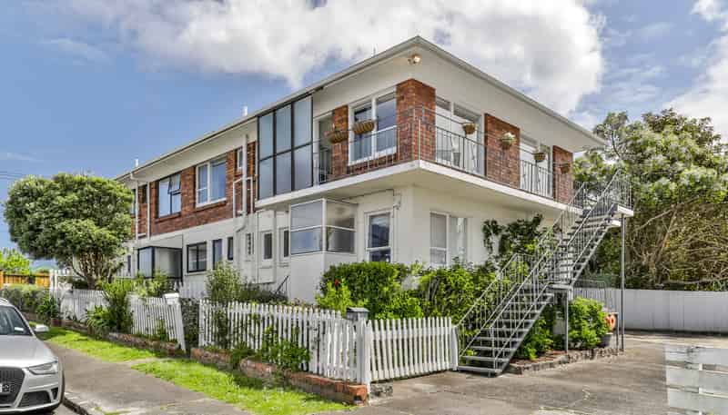 4/49 Western Springs Road, Morningside