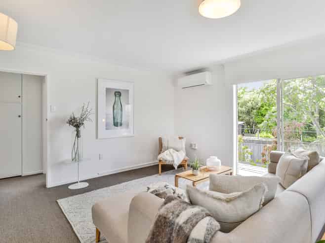4/49 Western Springs Road, Morningside