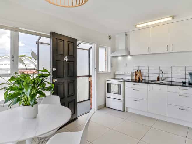 4/49 Western Springs Road, Morningside