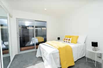 1/75 Barton Street, Woolston