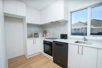 1/75 Barton Street, Woolston