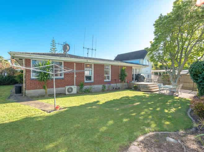 8a Chartwell Crescent , Chartwell