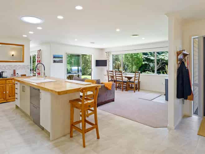 48 Eucalyptus Way, PARAPARAUMU