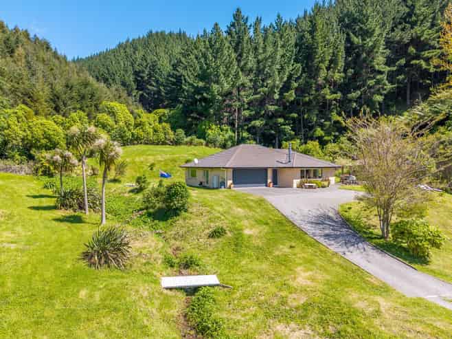 48 Eucalyptus Way, PARAPARAUMU