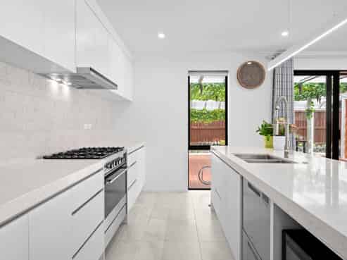 5 Sydney Place, Flagstaff