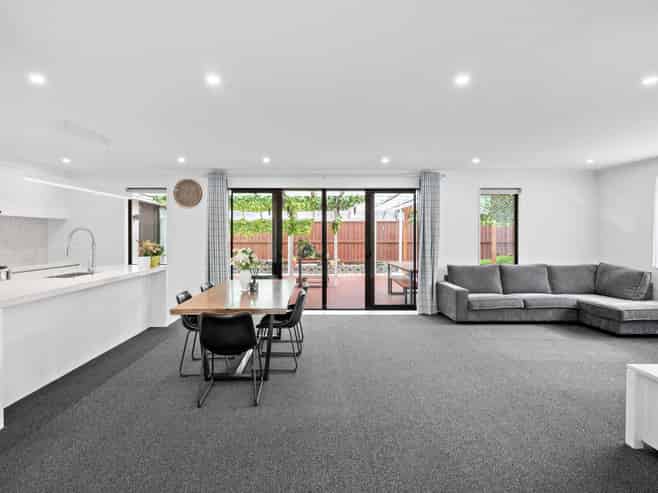 5 Sydney Place, Flagstaff