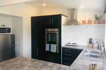 297B Dey Street, Hamilton East