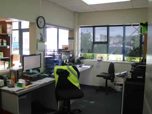 Modern high stud warehouse - High profile location